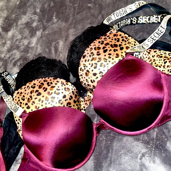 Victoria’s Secret Very SexyPushUp with rhinestone straps